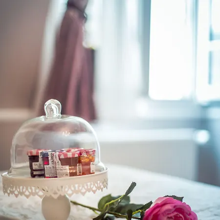 La Maison Gobert Particulier Bed & Breakfast Paris
